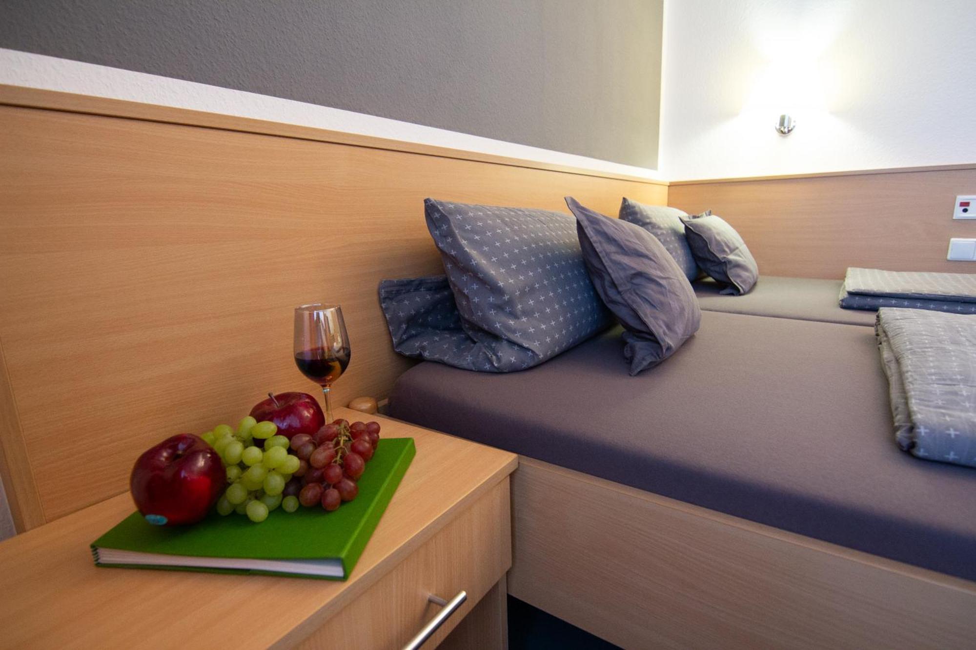 Green Night Hotel Falkenstein  Экстерьер фото