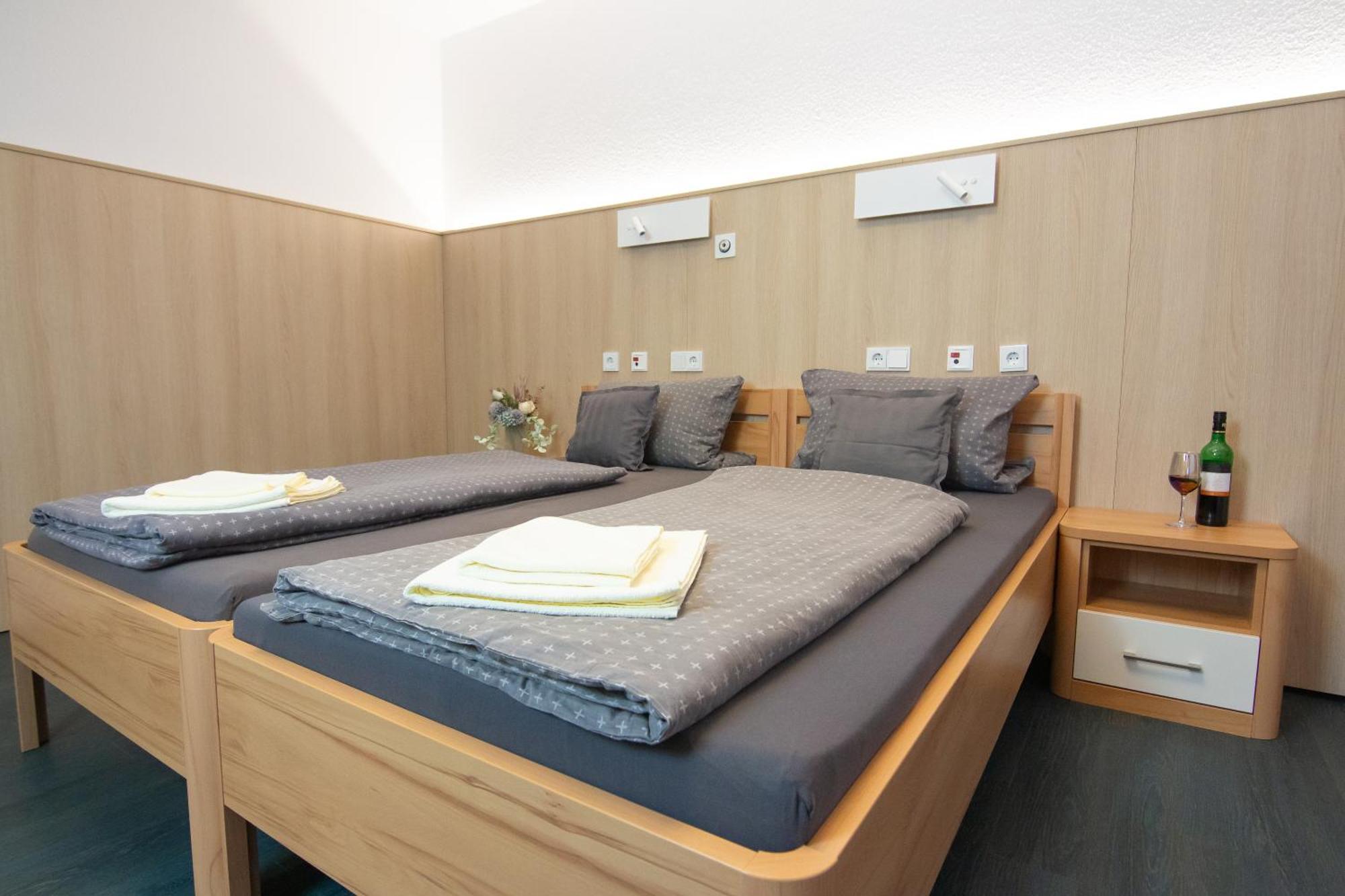 Green Night Hotel Falkenstein  Экстерьер фото